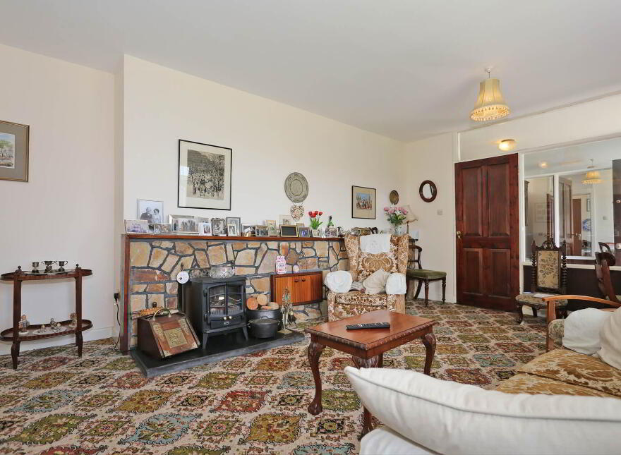 Treetops, Shannon Lawn, North Circular Road, V94TCC4