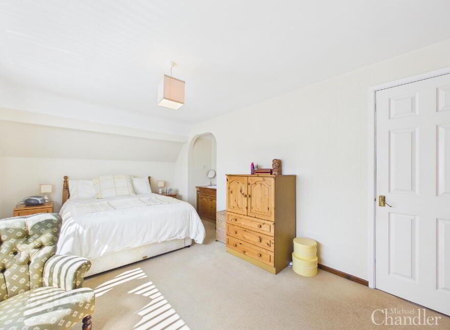 31 Hillsborough Road, Carryduff, Belfast, BT8 8HS