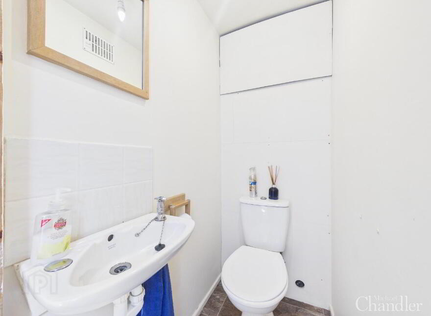 31 Hillsborough Road, Carryduff, Belfast, BT8 8HS