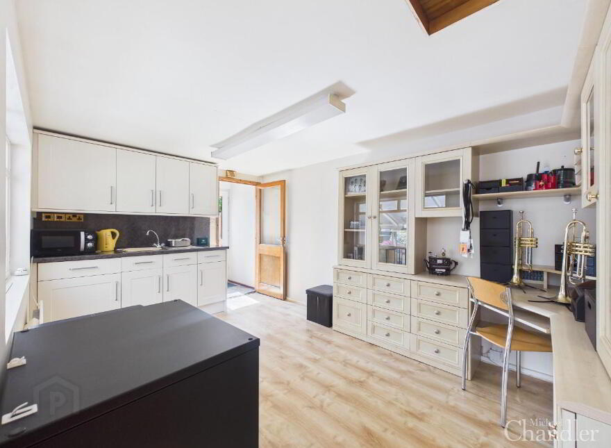 31 Hillsborough Road, Carryduff, Belfast, BT8 8HS