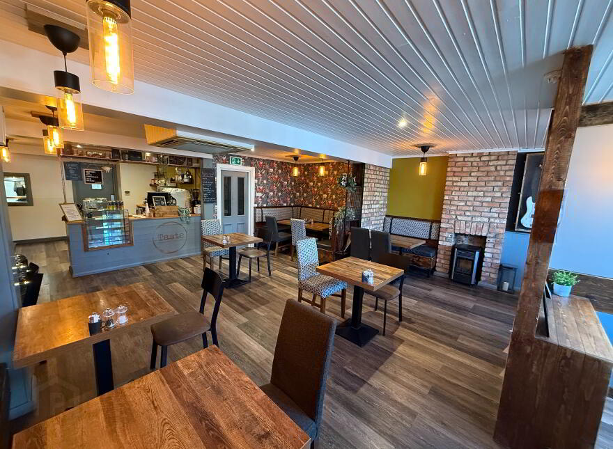 29 Market Square, Dromore, BT25 1AW