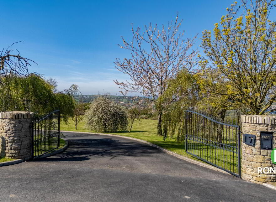 17 Carrigullin Road, Strabane, BT82 8PA