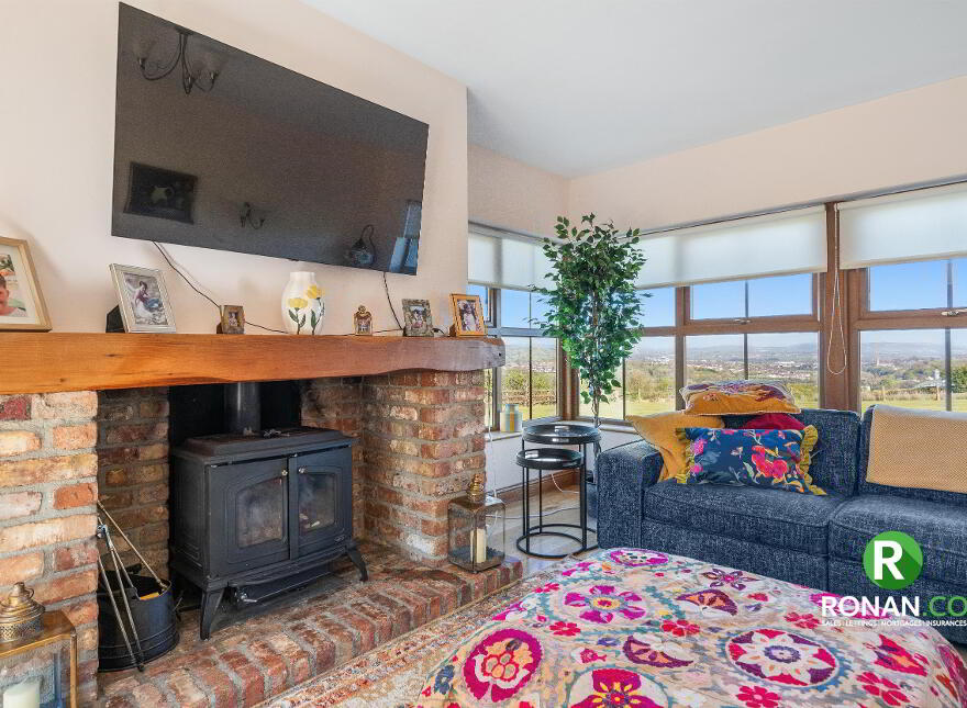 17 Carrigullin Road, Strabane, BT82 8PA