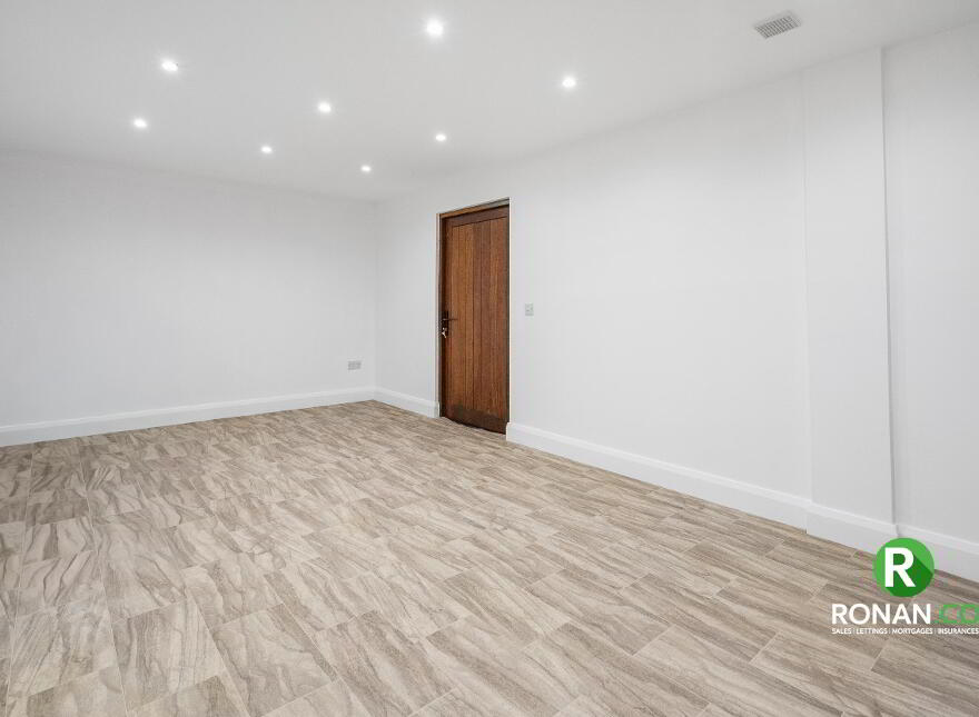 17 Carrigullin Road, Strabane, BT82 8PA