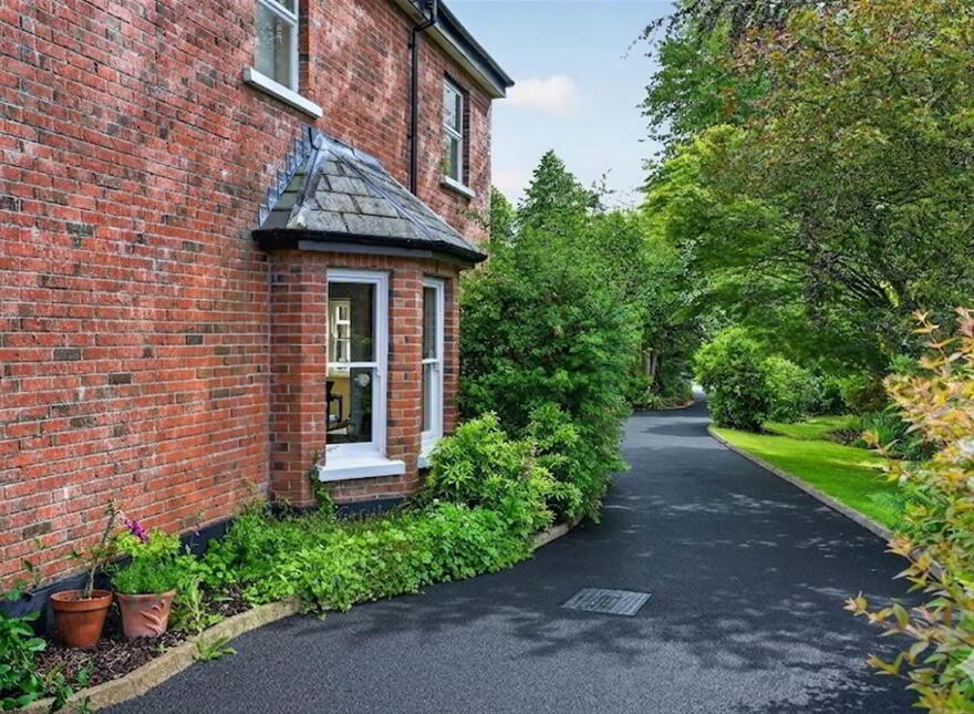 Thornlea, 14 Malone Park, Belfast, BT9 6NH
