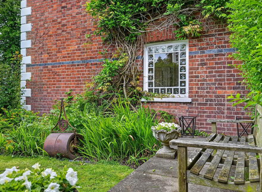 Thornlea, 14 Malone Park, Belfast, BT9 6NH