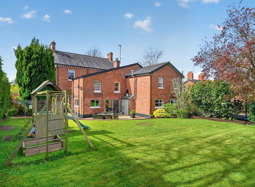 Thornlea, 14 Malone Park, Belfast, BT9 6NH