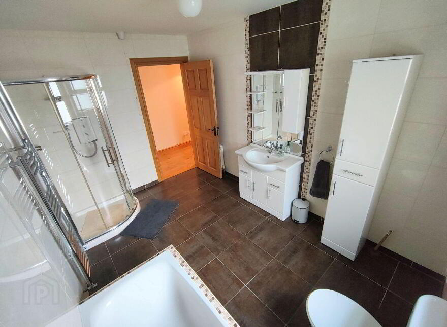 House, C. 5.6 Acres, Moveen, Kilkee, V15TX07