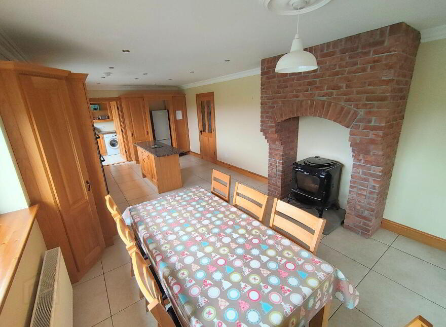 House, C. 5.6 Acres, Moveen, Kilkee, V15TX07