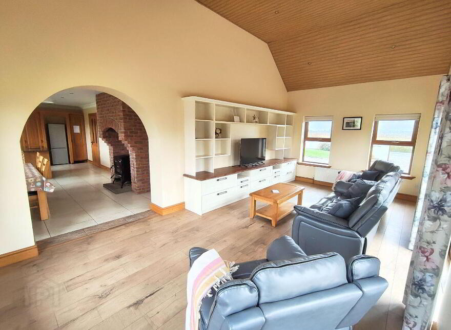 House, C. 5.6 Acres, Moveen, Kilkee, V15TX07