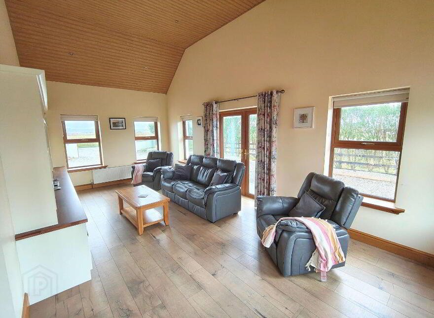 House, C. 5.6 Acres, Moveen, Kilkee, V15TX07