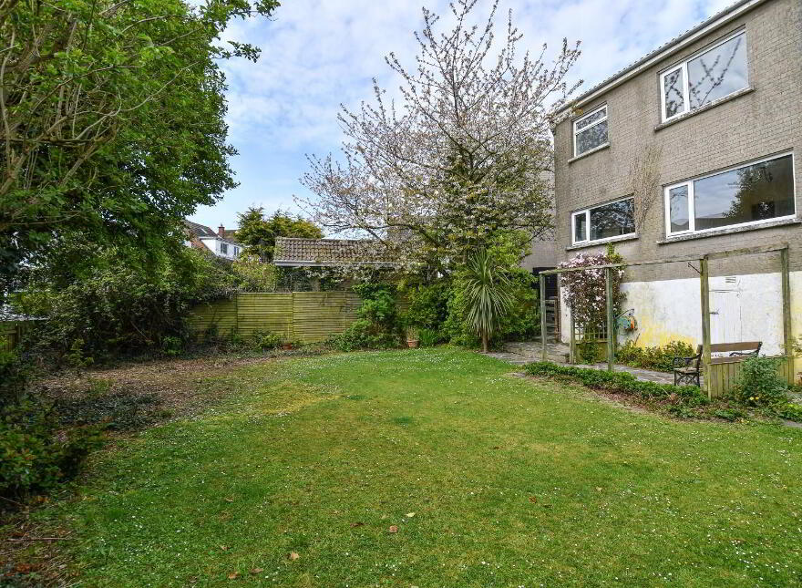 8 Ballymacormick Crescent, Bangor, BT19 6BS