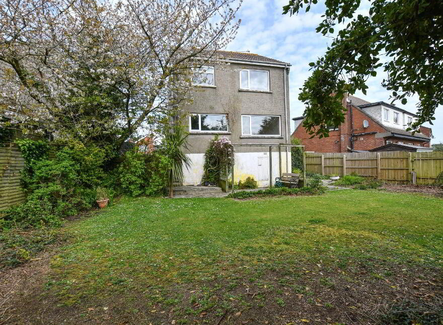 8 Ballymacormick Crescent, Bangor, BT19 6BS