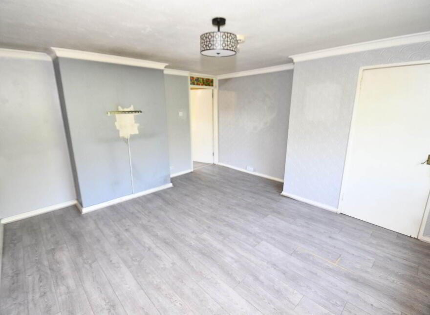 438 Glen Road, Belfast, BT11 8AY