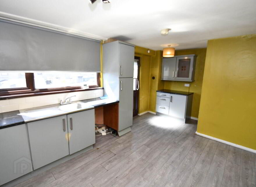 438 Glen Road, Belfast, BT11 8AY