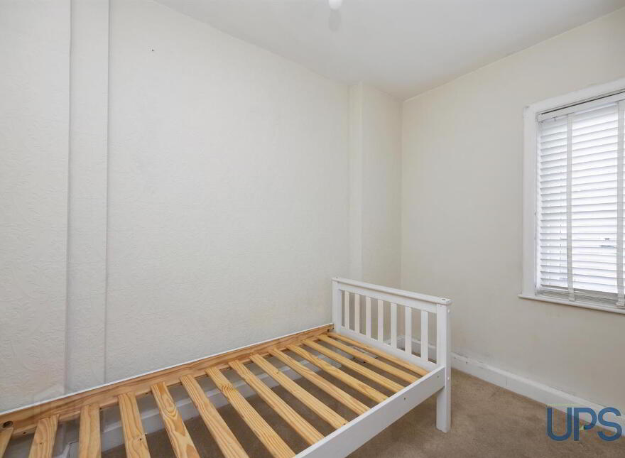 19 Iveagh Crescent, Falls Road, Belfast, BT12 6AW