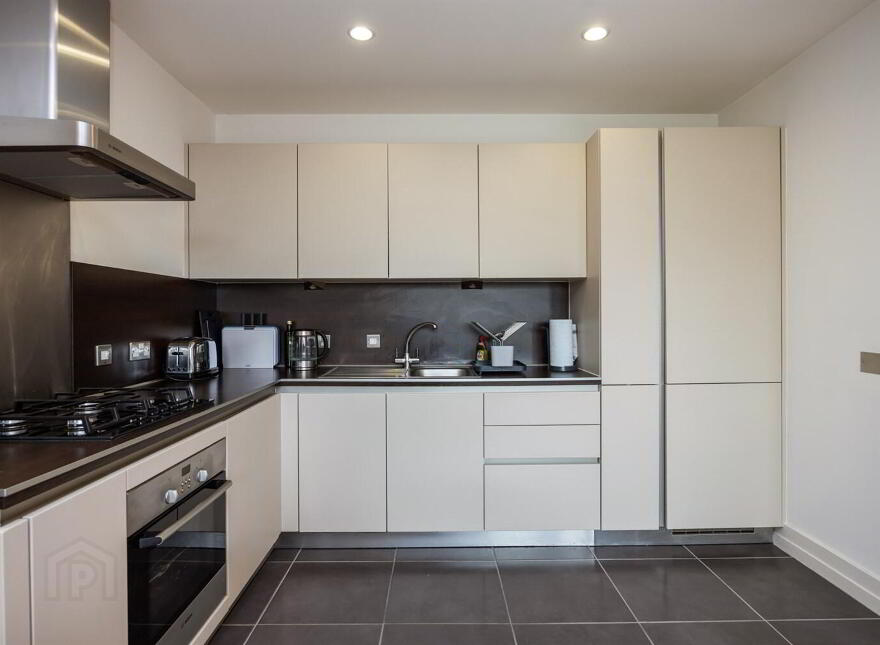 Apartment 23 Stratfield House 6-8 Wellington Park, Belfast, BT9 6DR
