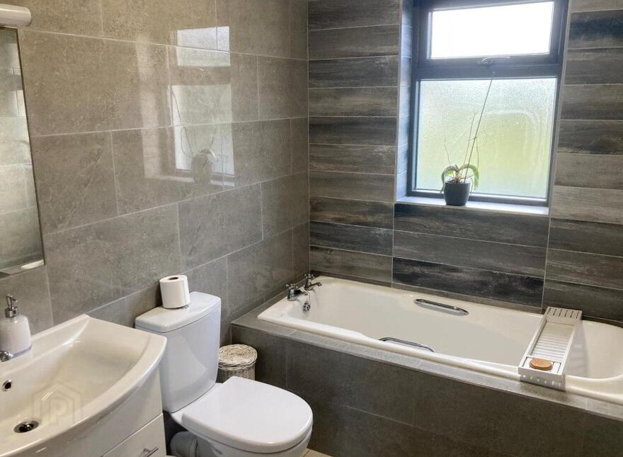 Churchfield, Knock, F12KD58