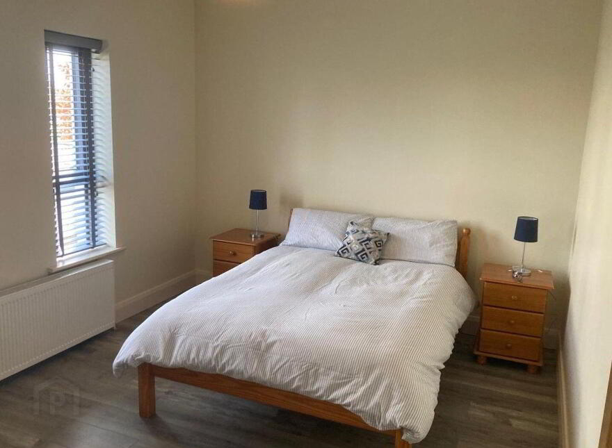 Churchfield, Knock, F12KD58
