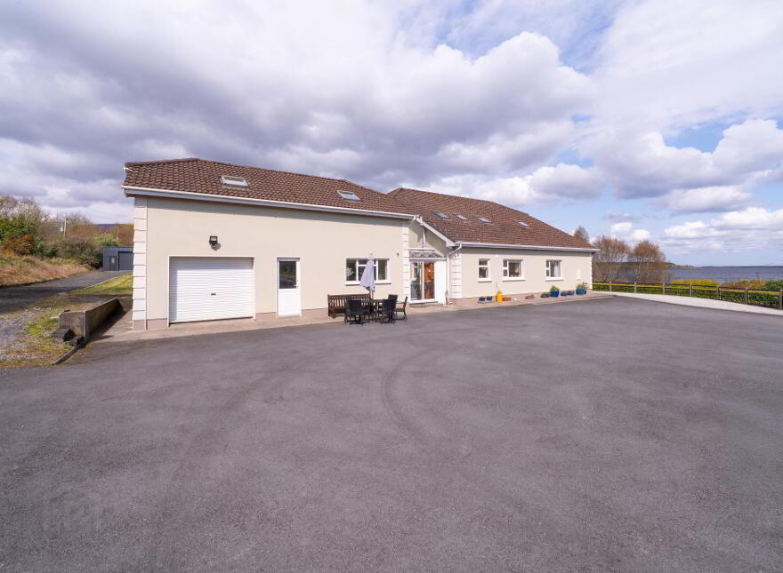 Massbrook Bay House, Massbrook South, Bofeenaun, Bofeenaun, F26N720
