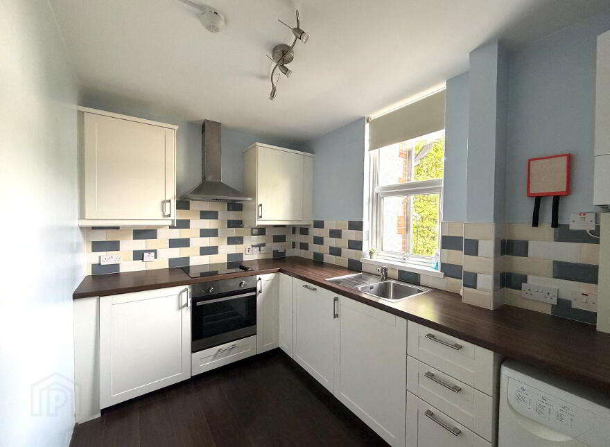 Apt 4, 1 Sandown Park, Belfast, BT5 6JP