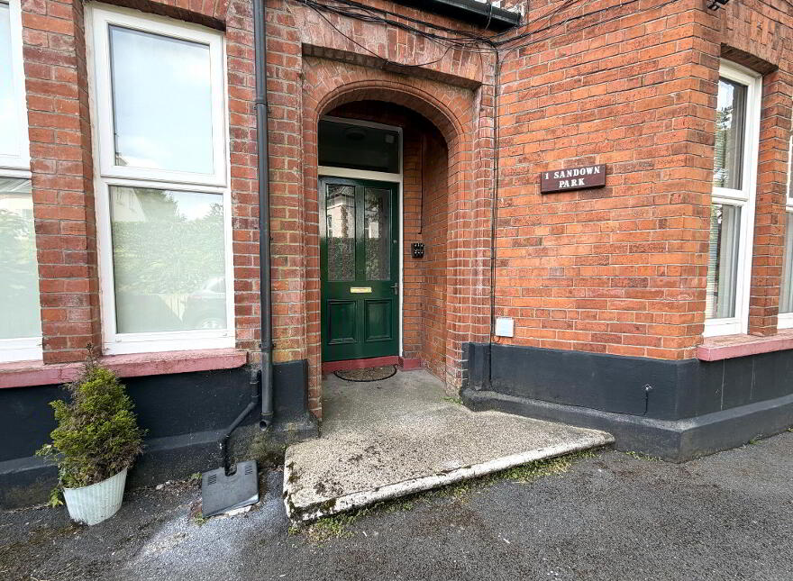 Apt 4, 1 Sandown Park, Belfast, BT5 6JP