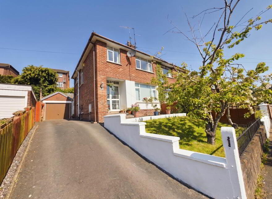 18 Glengoland Park, Stewartstown Road, Belfast, BT17 0JD