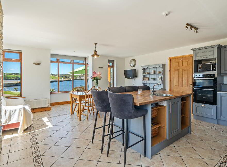 Burgatia, Rosscarbery, Rosscarbery, P85W657