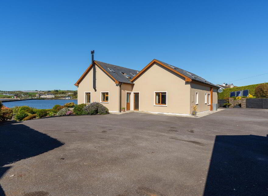 Burgatia, Rosscarbery, Rosscarbery, P85W657