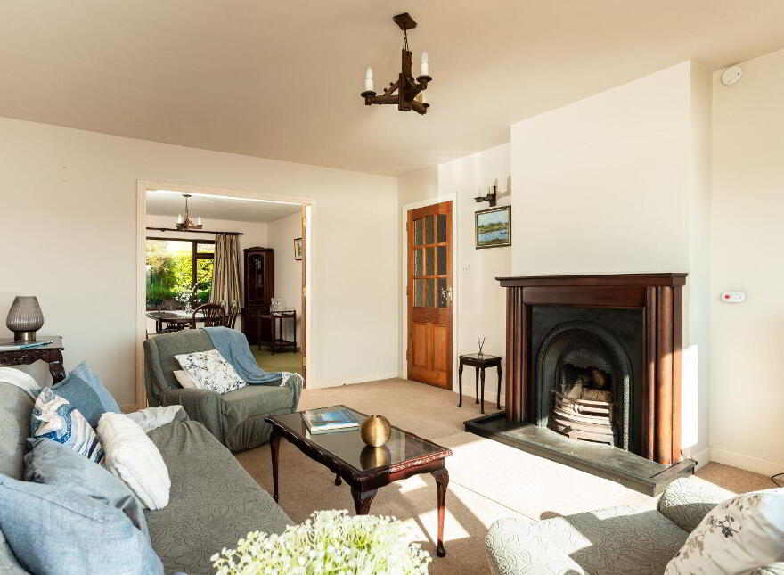 Mill Road, Burgatia, Rosscarbery, P85F820