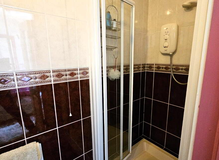 Gairloch, 38 Castlebalfour Road, Lisnaskea, BT92 0LT