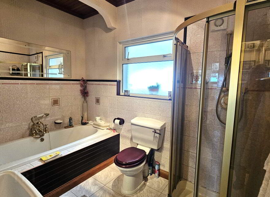 Gairloch, 38 Castlebalfour Road, Lisnaskea, BT92 0LT