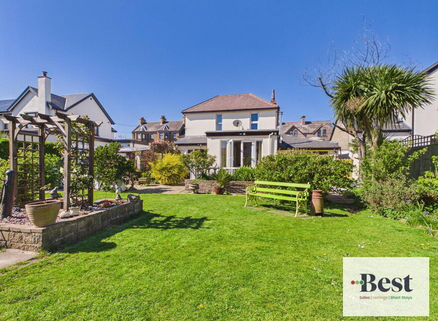 10 Chelmsford Place, Larne, BT40 1AF