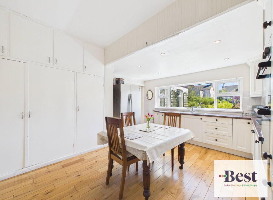 10 Chelmsford Place, Larne, BT40 1AF