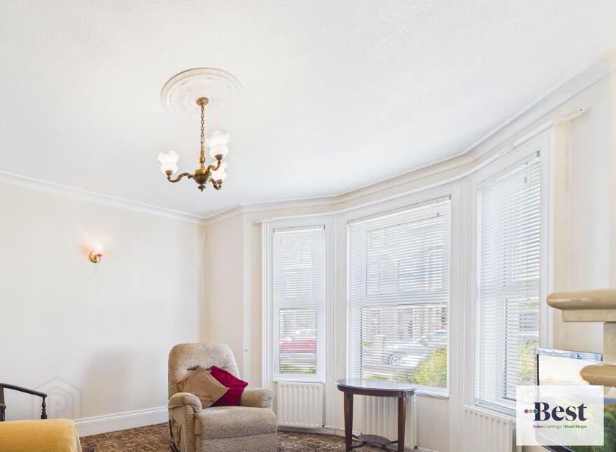 10 Chelmsford Place, Larne, BT40 1AF