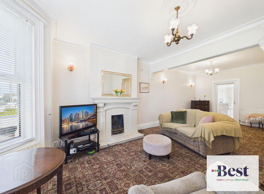 10 Chelmsford Place, Larne, BT40 1AF