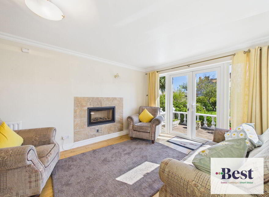 10 Chelmsford Place, Larne, BT40 1AF