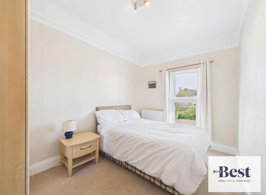 10 Chelmsford Place, Larne, BT40 1AF