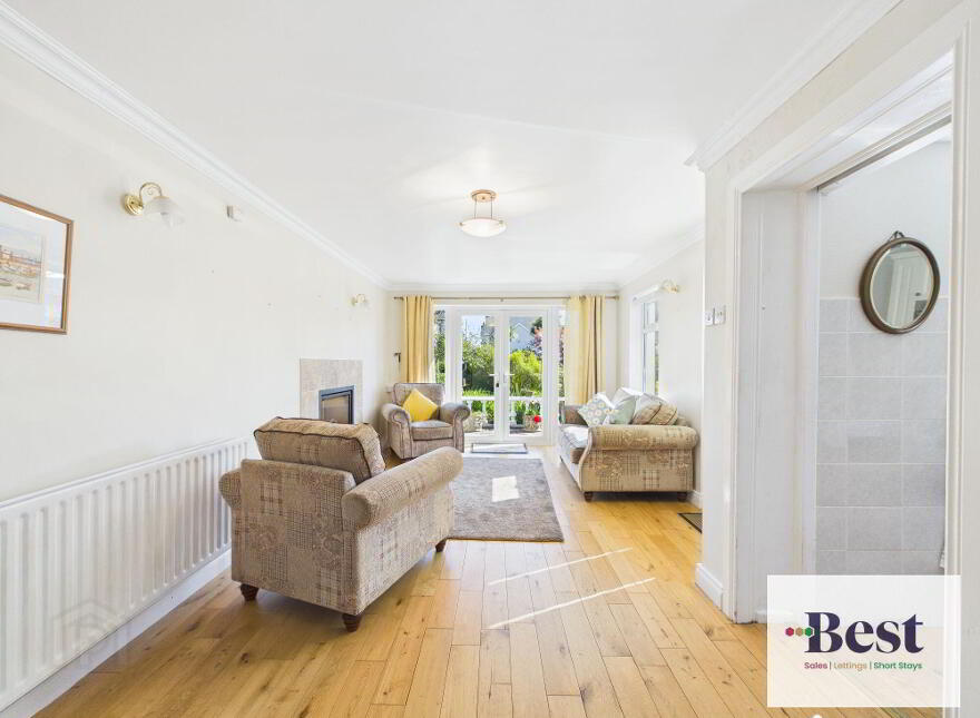 10 Chelmsford Place, Larne, BT40 1AF
