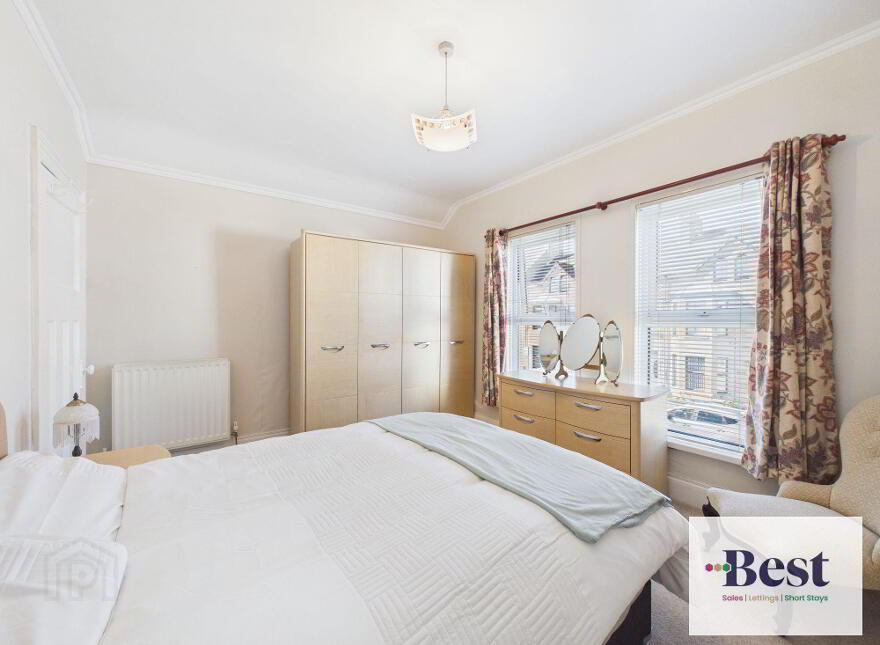 10 Chelmsford Place, Larne, BT40 1AF