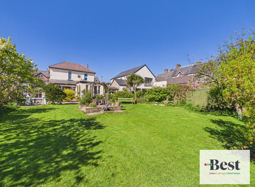 10 Chelmsford Place, Larne, BT40 1AF