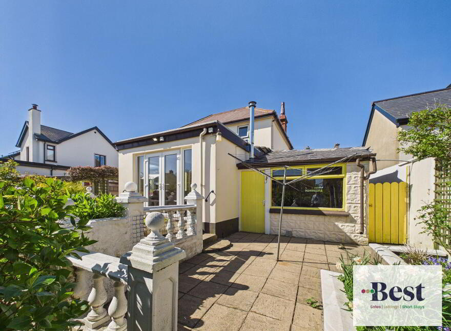 10 Chelmsford Place, Larne, BT40 1AF