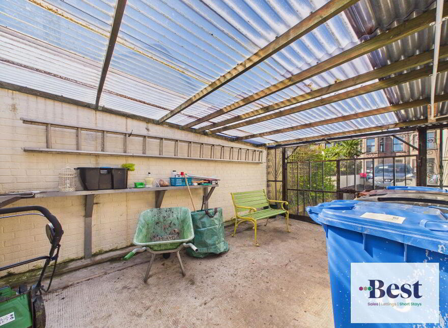 10 Chelmsford Place, Larne, BT40 1AF