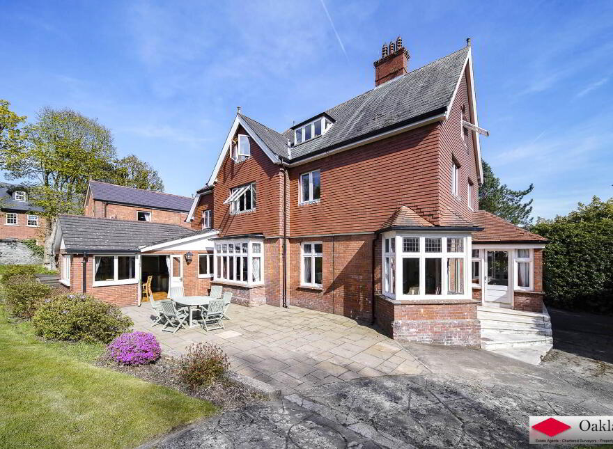 Dunruadh, 68 Culmore Road, Derry, BT48 8JB
