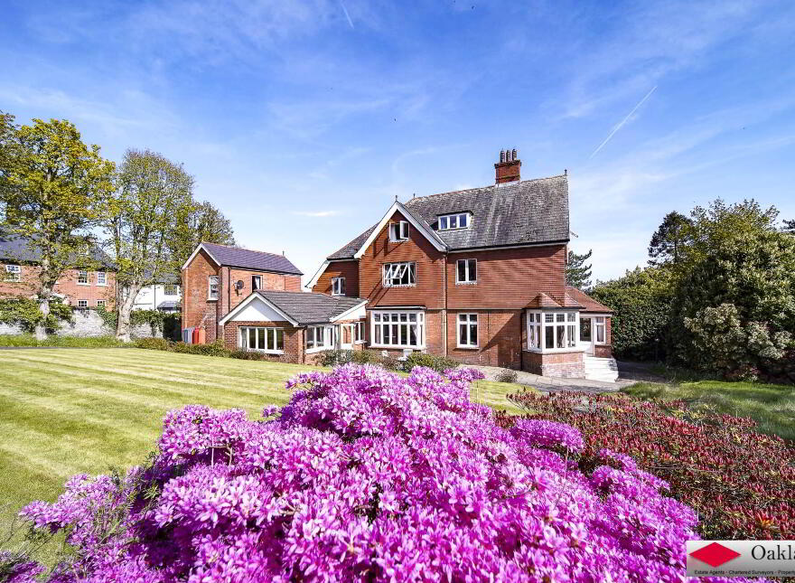 Dunruadh, 68 Culmore Road, Derry, BT48 8JB
