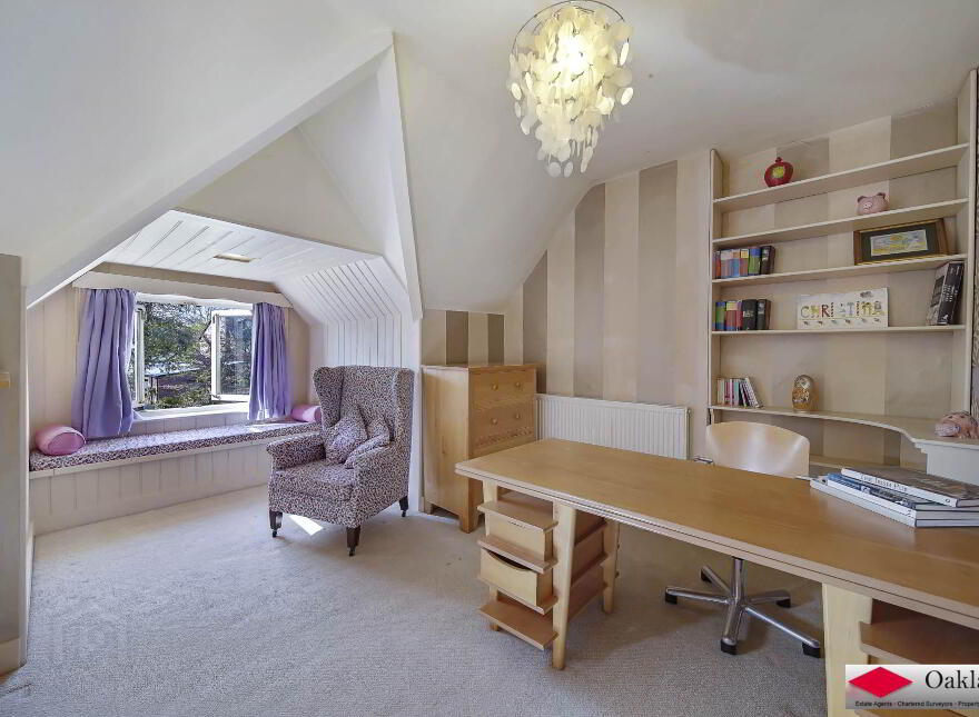 Dunruadh, 68 Culmore Road, Derry, BT48 8JB