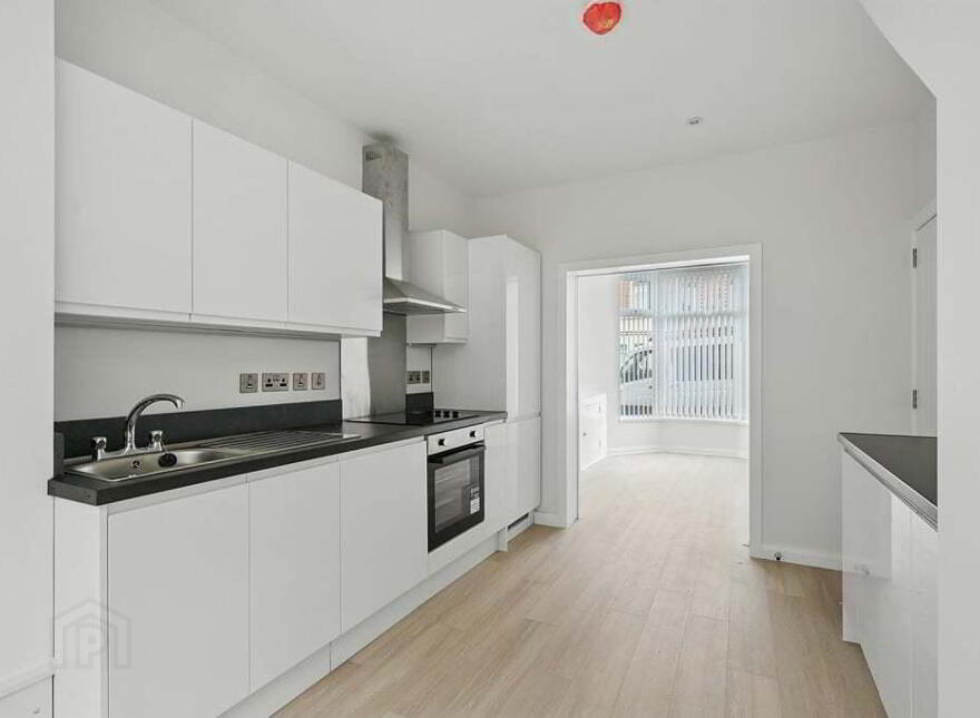 14 Lisburn Avenue, Belfast, BT9 7FX
