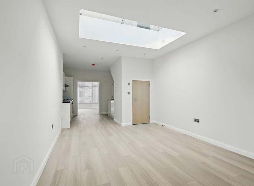 14 Lisburn Avenue, Belfast, BT9 7FX