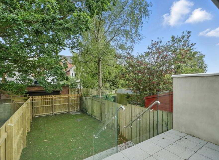 14 Lisburn Avenue, Belfast, BT9 7FX