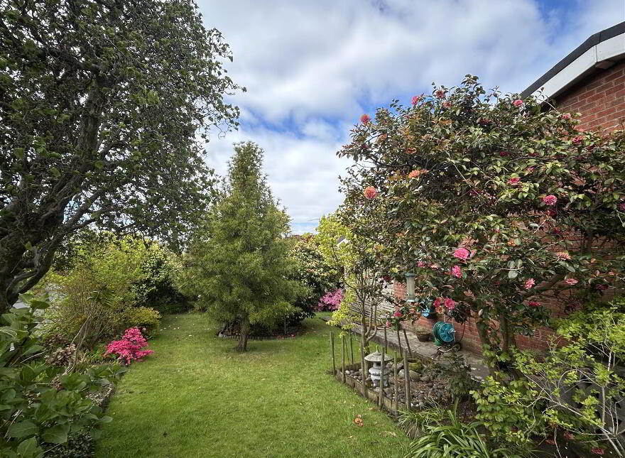 1 Rannoch Road, Holywood, BT18 0NA